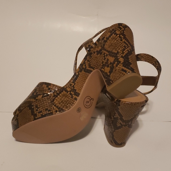CHINESE LAUNDRY Faux Snakeskin Platform Sandal Size 10 - Picture 5 of 5